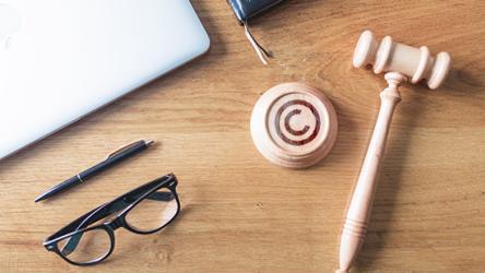 LA ACCIÓN PENAL COMO DEFENSA URGENTE DE LOS DERECHOS DE PROPIEDAD INDUSTRIAL